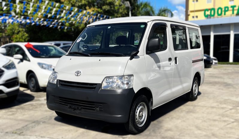 Toyota Town Ace 2016 lleno